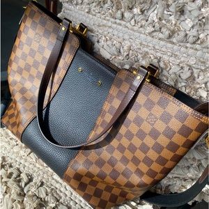 Jersey D Ebe Style Authentic Louie Vuitton Leather Purse with shoulder strap
